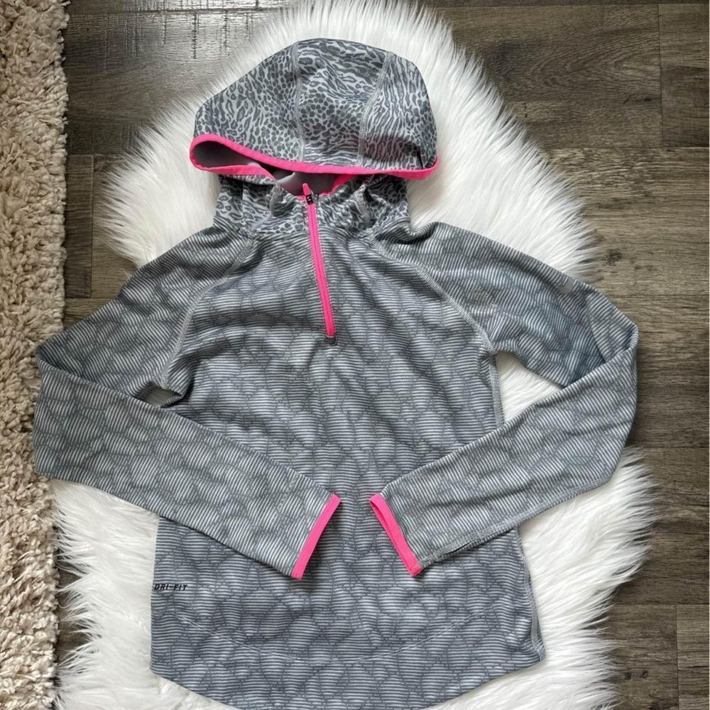 GIRLS NIKE PULLOVER SIZE SMALL